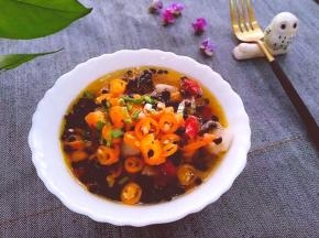 撒上葱花即可下饭水煮鱼好了