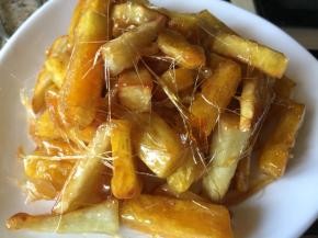 盘中抹点油，装盘，用筷子拉丝，装饰，就可以了；