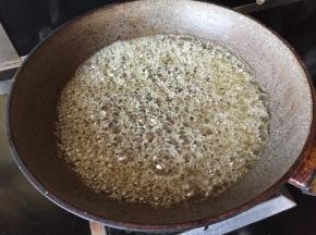 再过一会，就可以看到慢慢的变得微黄；