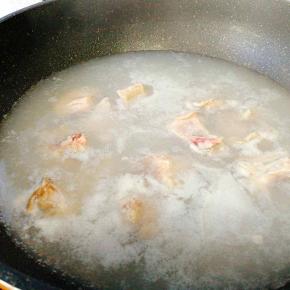 水开后骨头肉焯水