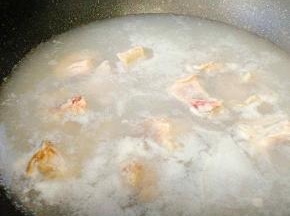 水开后骨头肉焯水
