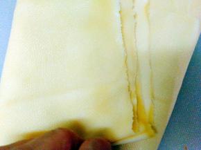 取出豆皮，平均切一样大小