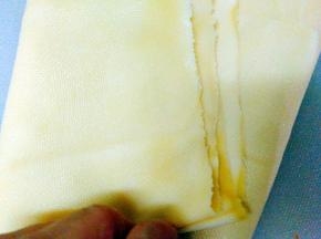 取出豆皮，平均切一样大小