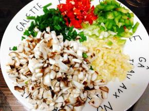 准备好淋汁的食材