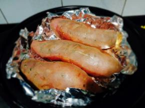 好了，打开锅盖就能闻到扑鼻的烤红薯味道了！