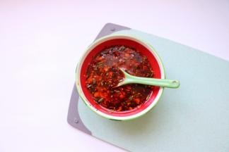 搅拌均匀即可，口水鸡酱汁就做好了