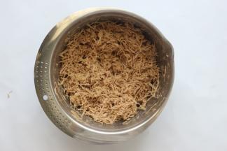 再用电动打蛋器将调料混合均匀就好