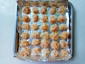 一一做好，放入烤盘。