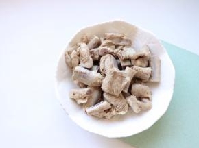 捞出沥水备用