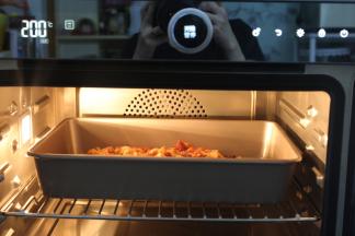 先预热ACA蒸汽烤箱，调选至烧烤功能程序，200度10分钟