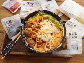 鲜香酸辣的螺狮粉就做好了
