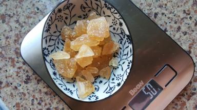 8.准备称量好冰糖备用。