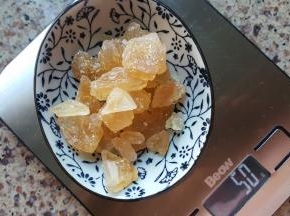 8.准备称量好冰糖备用。