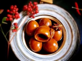 11.吃不完的鸡蛋可以在酱油中继续浸泡。