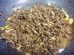 炒至牛肉变色