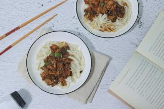 拌入做好的鸡蛋酱，开吃