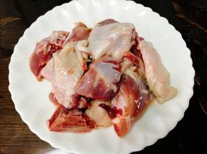 鸭腿洗净切块