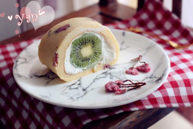 樱花蛋糕卷（奶油奇异果馅）