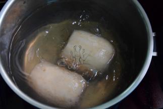 莲藕先放锅里煮半个小时