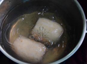 莲藕先放锅里煮半个小时