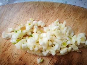 切粒，不要太小，不糊