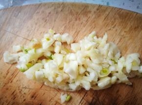 切粒，不要太小，不糊