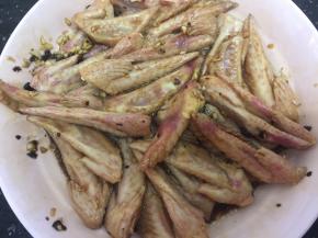 拌均匀，腌制1小时，半小时翻拌一次