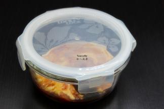 放入玻璃密封罐，盖上盖子放入冰箱一个晚上；