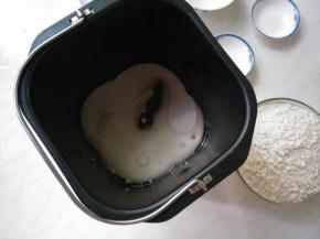 准备食材，先放液体，盐糖对角放。