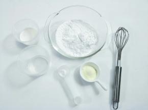 米糕的所有材料称重