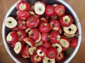 横向中间切开，去蒂去核