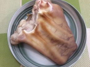 然后捞出出，在用水冲洗干净备用