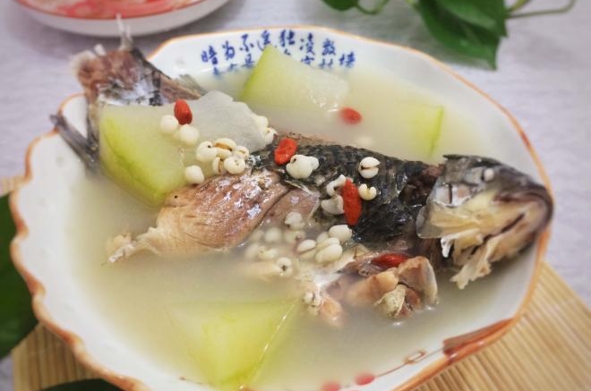冬瓜薏仁鲫鱼汤