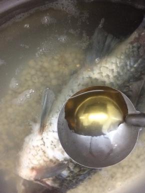 在加入适量的料酒