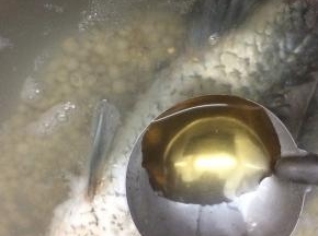 在加入适量的料酒