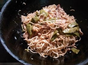 拌匀后再加入耗油，再混合均匀出锅。