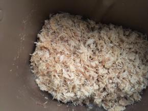 电压力锅 肉/鸡档 烧熟捞出 用擀面杖敲碎