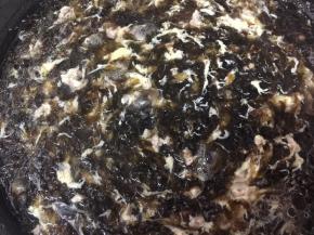 加入盐，滚一分钟即可