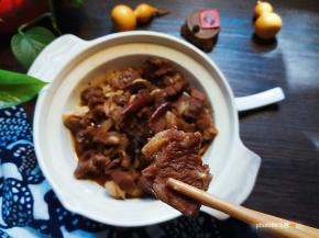 唉，秋膘贴起，又吃多了。
大口吃肉，大口啤酒。过瘾。