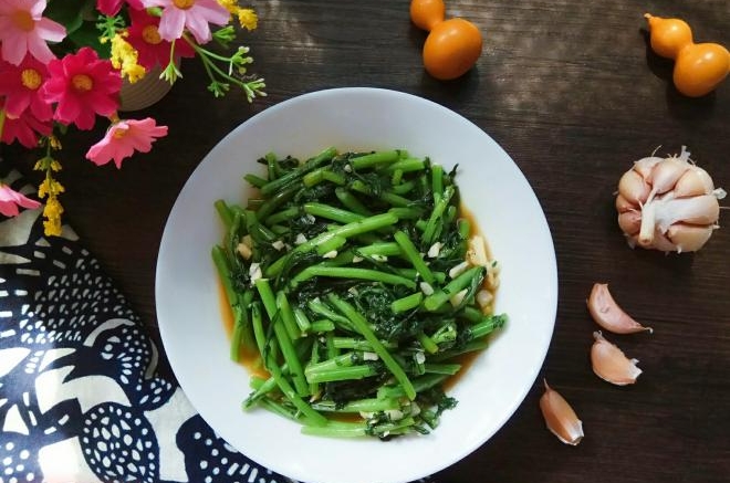 蒜蓉耗油茼蒿