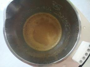 二十多分钟后，提示音响起，豆浆做好了。精工细作，破壁无需过滤。