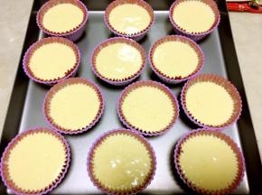 挤入模具内8、9分满即可