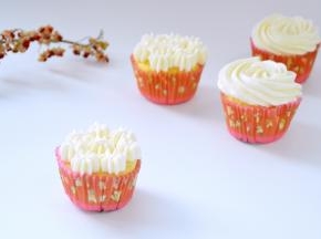 可以单独吃，也可以配上打发好的淡奶油一起吃