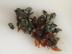 皮蛋切丁