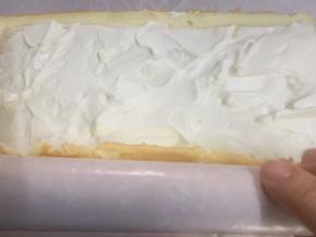 利用擀面杖卷起来