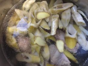 笋鸭腿适量清水姜片高压锅打25分钟即可