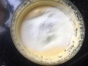 筛入奶粉和淀粉