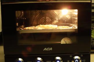 烤箱预热170度，烘烤20分钟