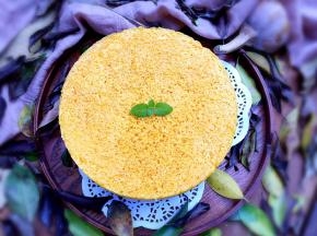 蒸熟后的南瓜发糕脱模即可，成品图。