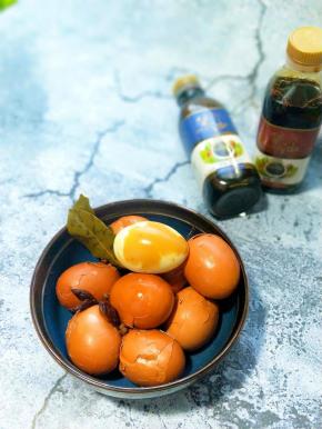 我这就泡了了两个小时，色泽非常红润发亮，酱香味十足。这是一般酱油所不能比的哦。